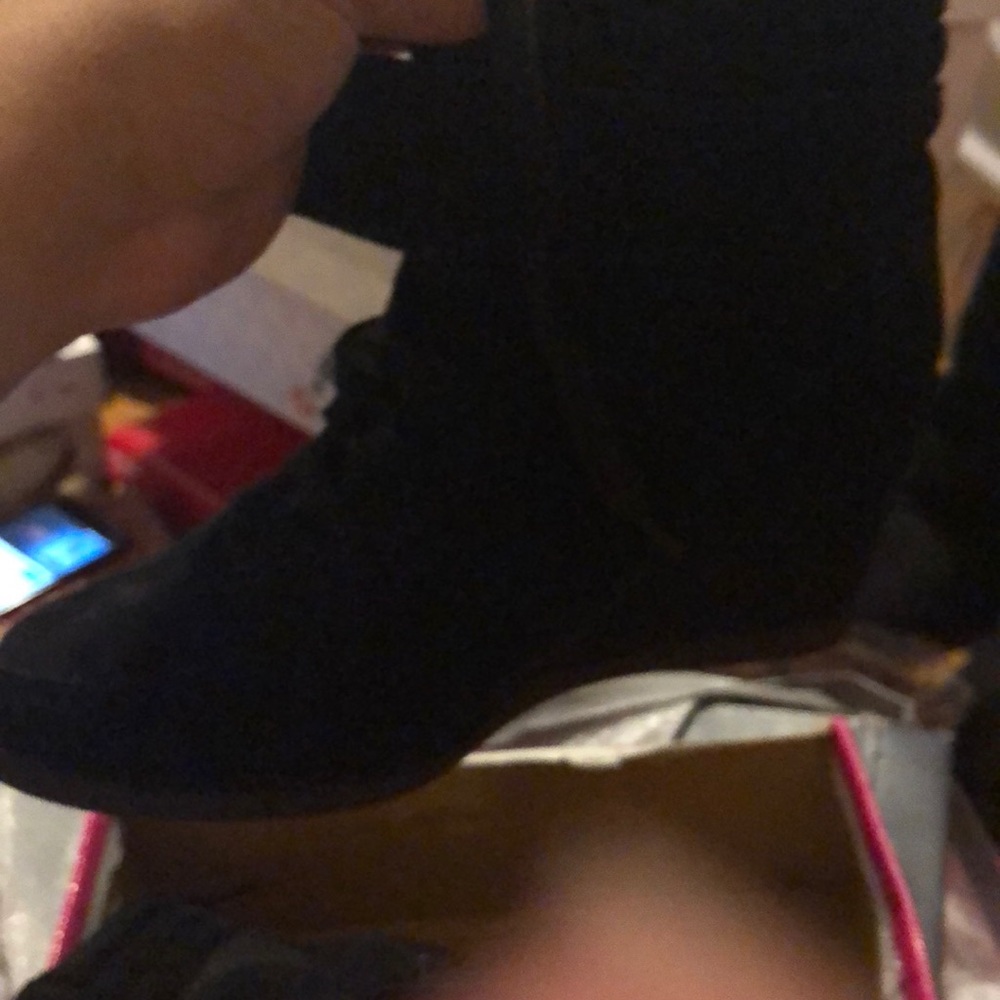 Shoes - Picture 2 of 2